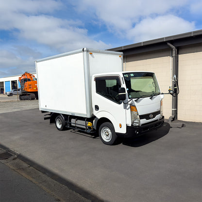 2014 Nissan Atlas - Box body