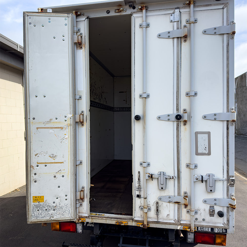 2014 Nissan Atlas - Box body