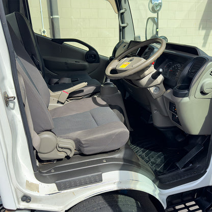 2014 Nissan Atlas - Box body